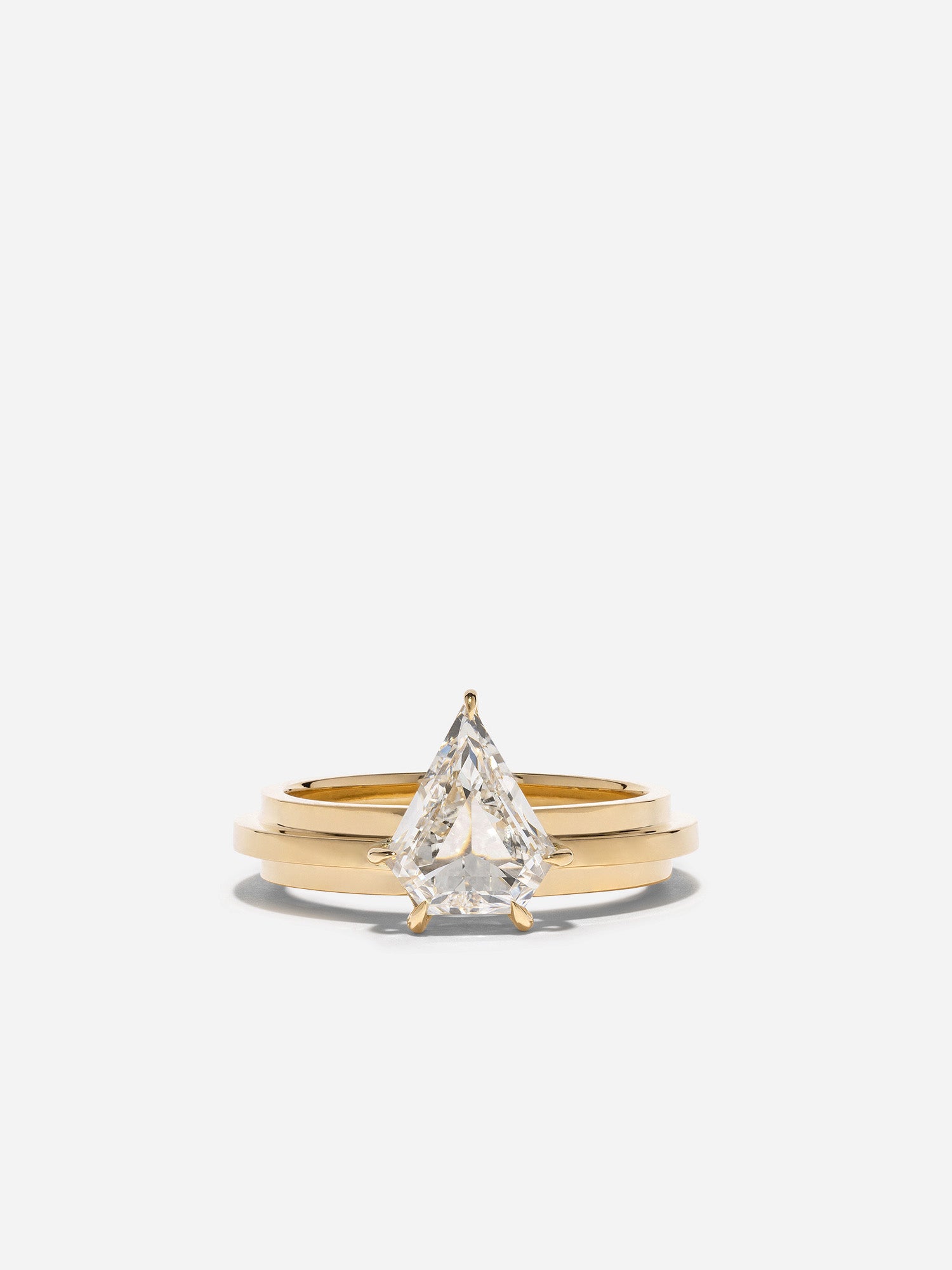 3-Tier Staircase Band with Shield Solitaire